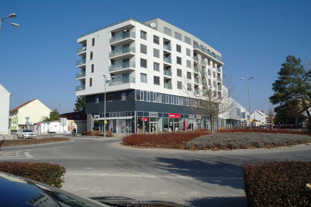 Apartman Centroom Piest'any Exterior foto